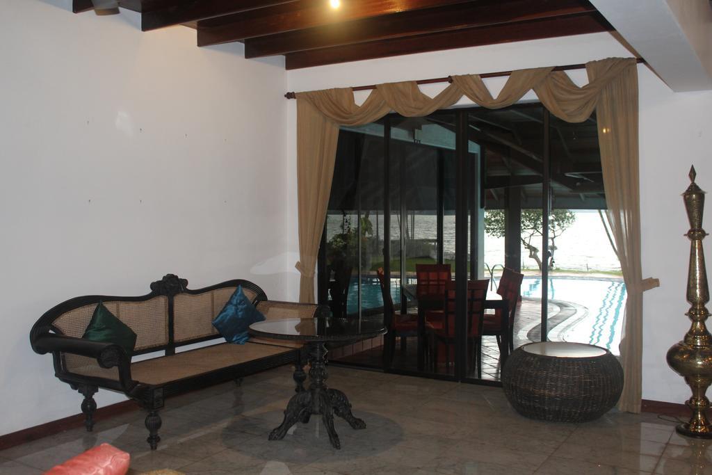 Blue Water Villa Piliyandala Exterior photo