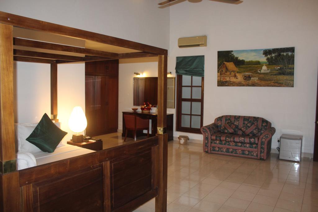 Blue Water Villa Piliyandala Exterior photo
