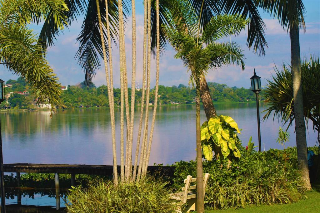 Blue Water Villa Piliyandala Exterior photo