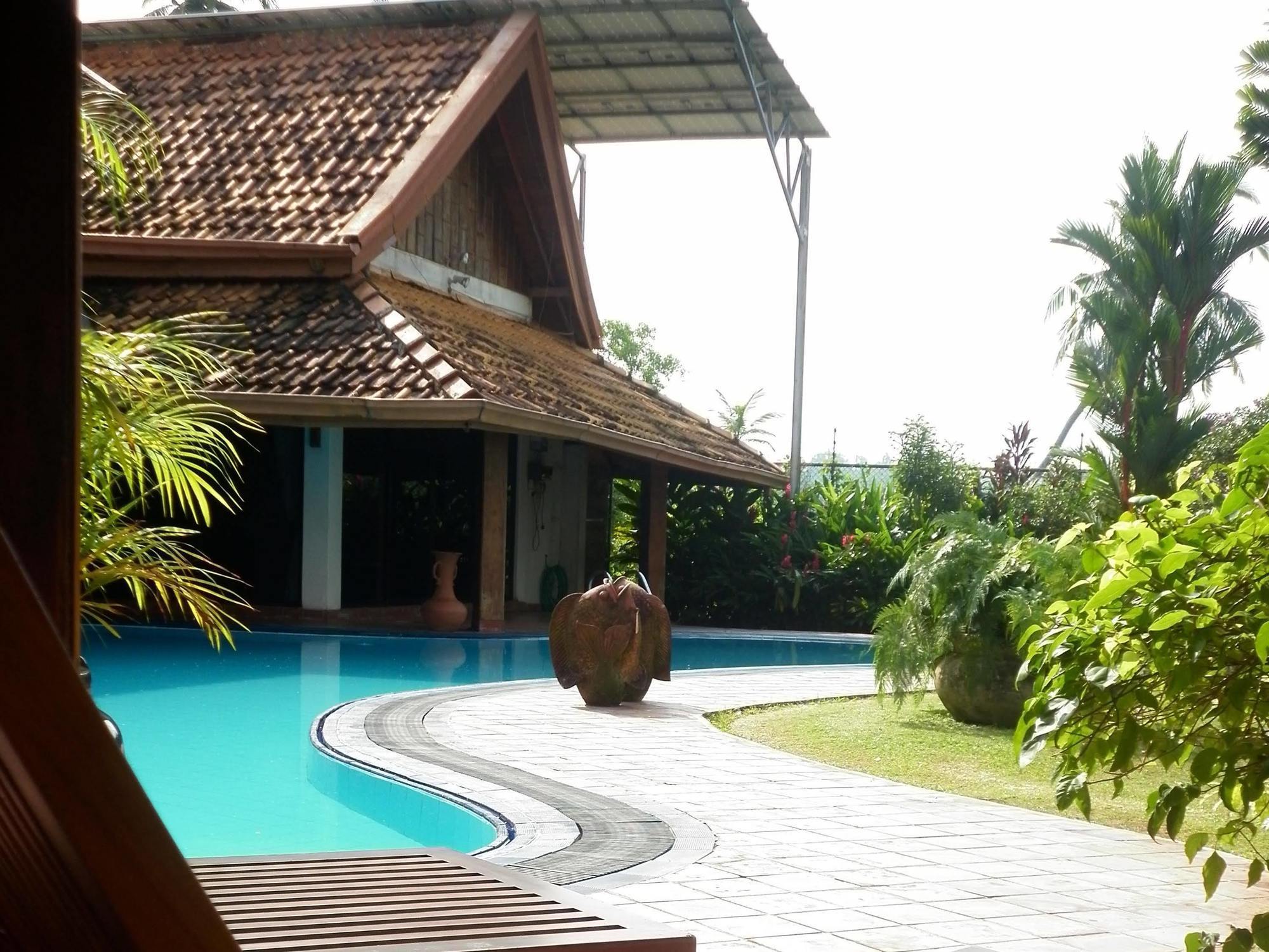 Blue Water Villa Piliyandala Exterior photo
