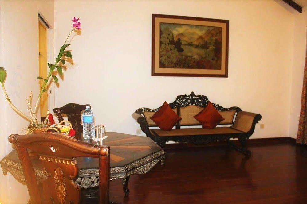 Blue Water Villa Piliyandala Exterior photo