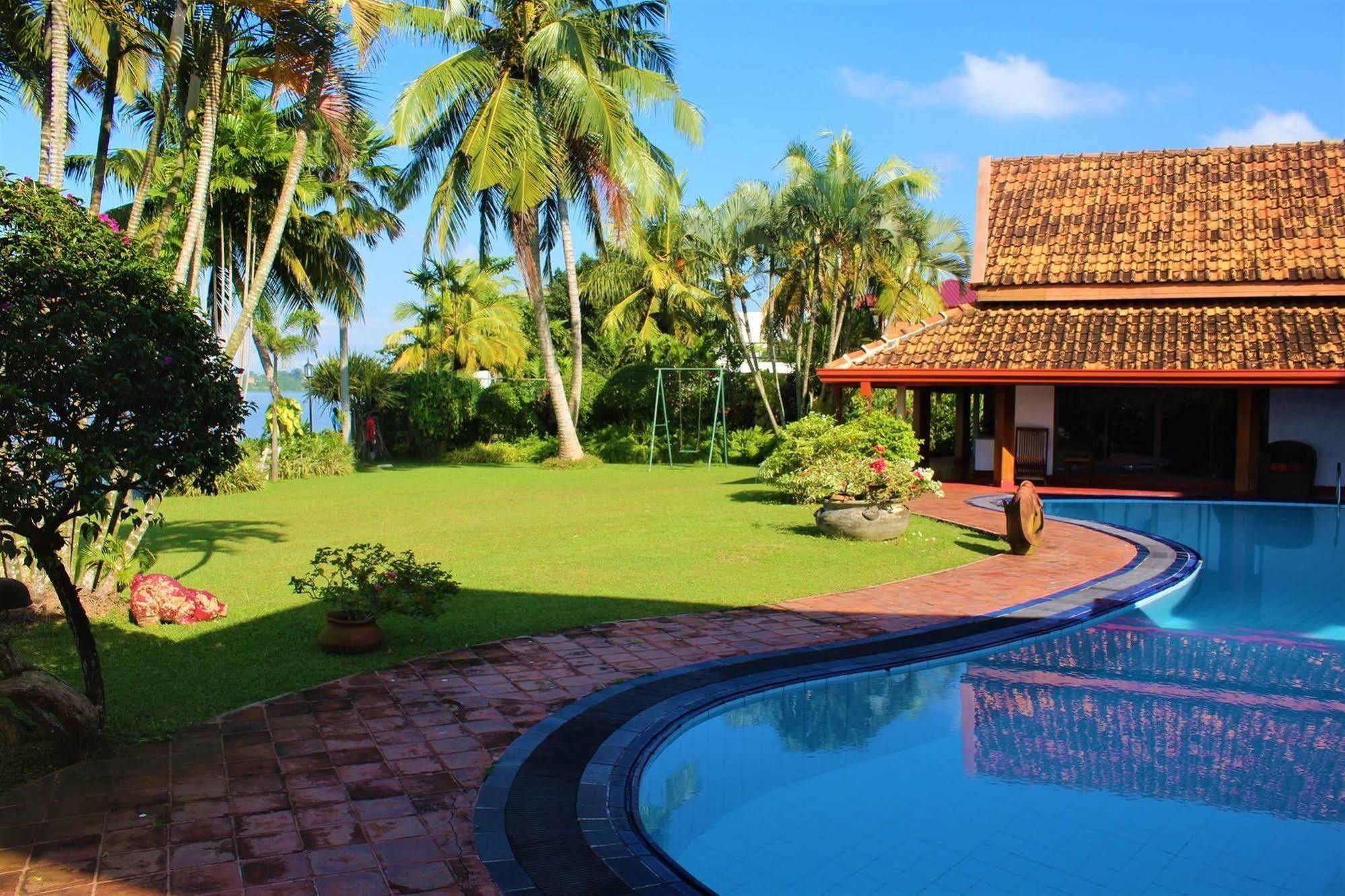 Blue Water Villa Piliyandala Exterior photo