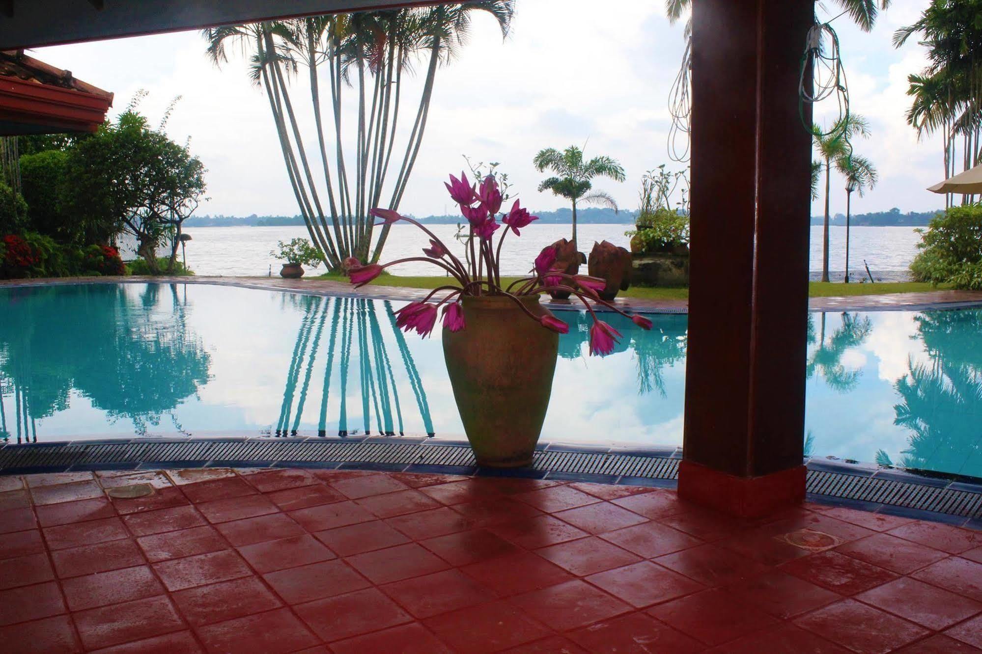 Blue Water Villa Piliyandala Exterior photo