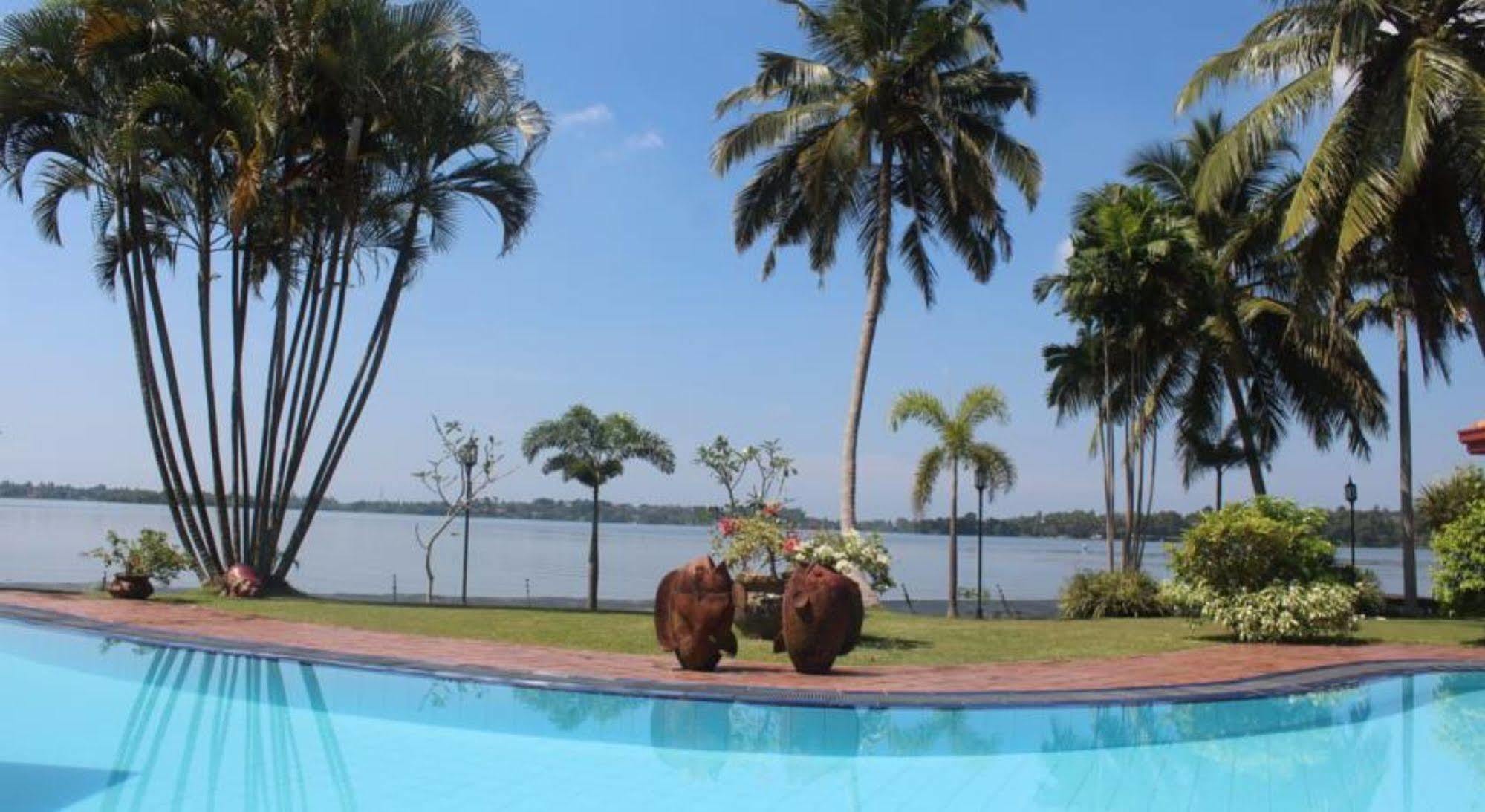Blue Water Villa Piliyandala Exterior photo